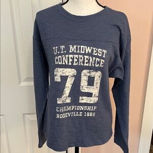 Universal Thread Charcoal Graphic Long Sleeve Tee